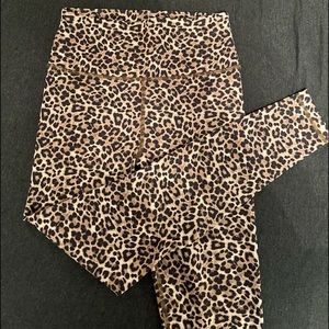 NWT ~ Cheetah Leggings